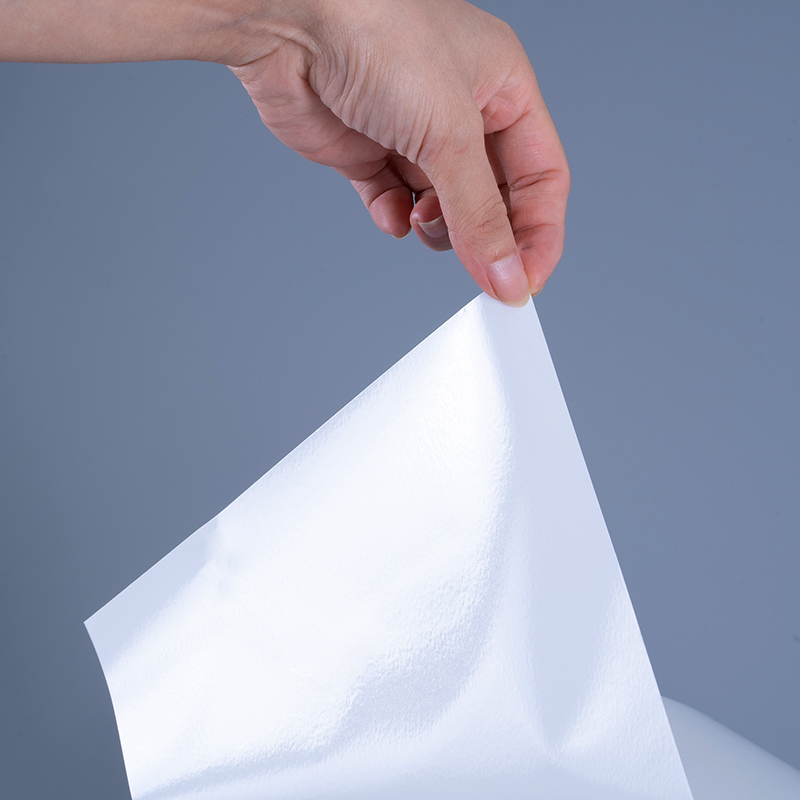 Materiales de etiquetas de película de vinilo PET brillante de 25mic con rollo gigante de adhesivo acrílico para impresión de inyección de tinta