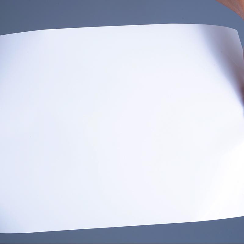 Materiales de etiquetas de película de vinilo PET brillante de 25mic con rollo gigante de adhesivo acrílico para impresión de inyección de tinta