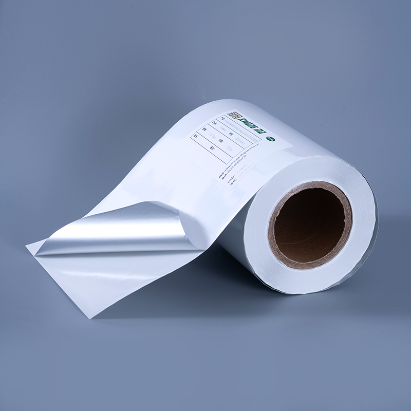 Etiqueta autoadhesiva de película de poliéster aluminizada blanca brillante de 25mic con adhesivo acrílico a base de agua para impresión por inyección de tinta