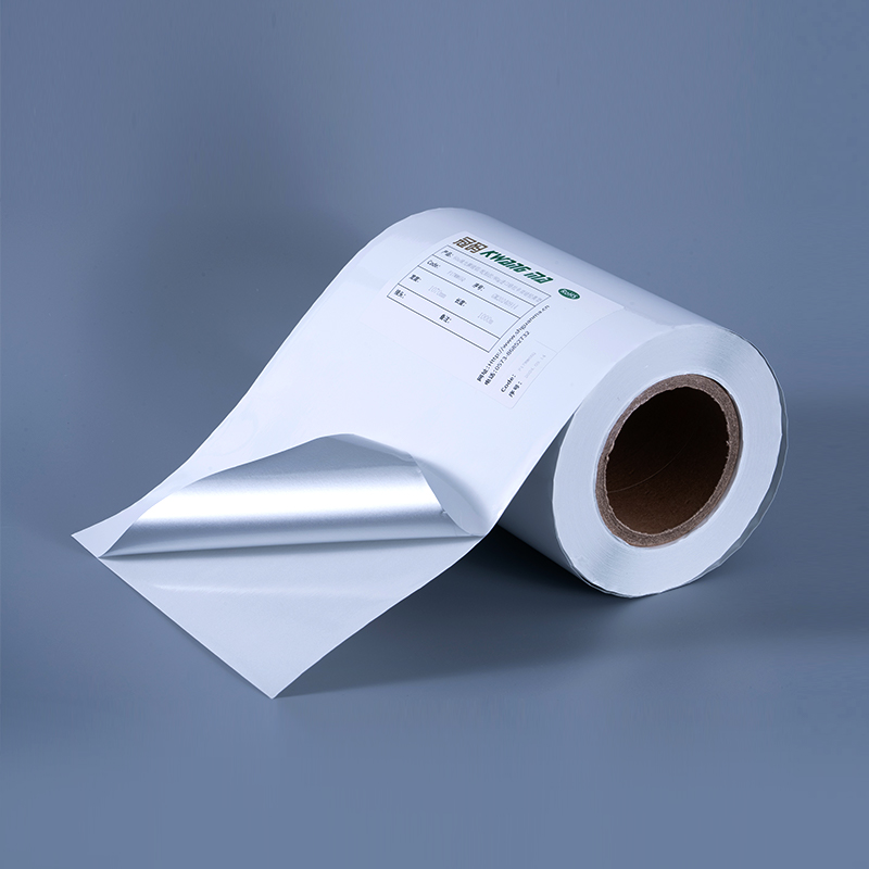 Etiqueta autoadhesiva de película de poliéster aluminizada blanca brillante de 25mic con adhesivo acrílico a base de agua para impresión por inyección de tinta