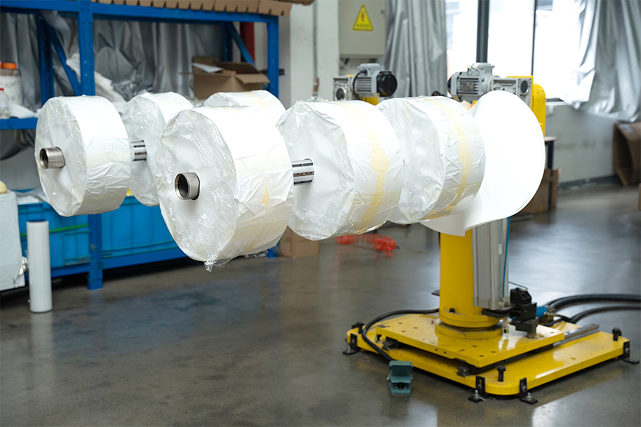 Material autoadhesivo para inyección de tinta